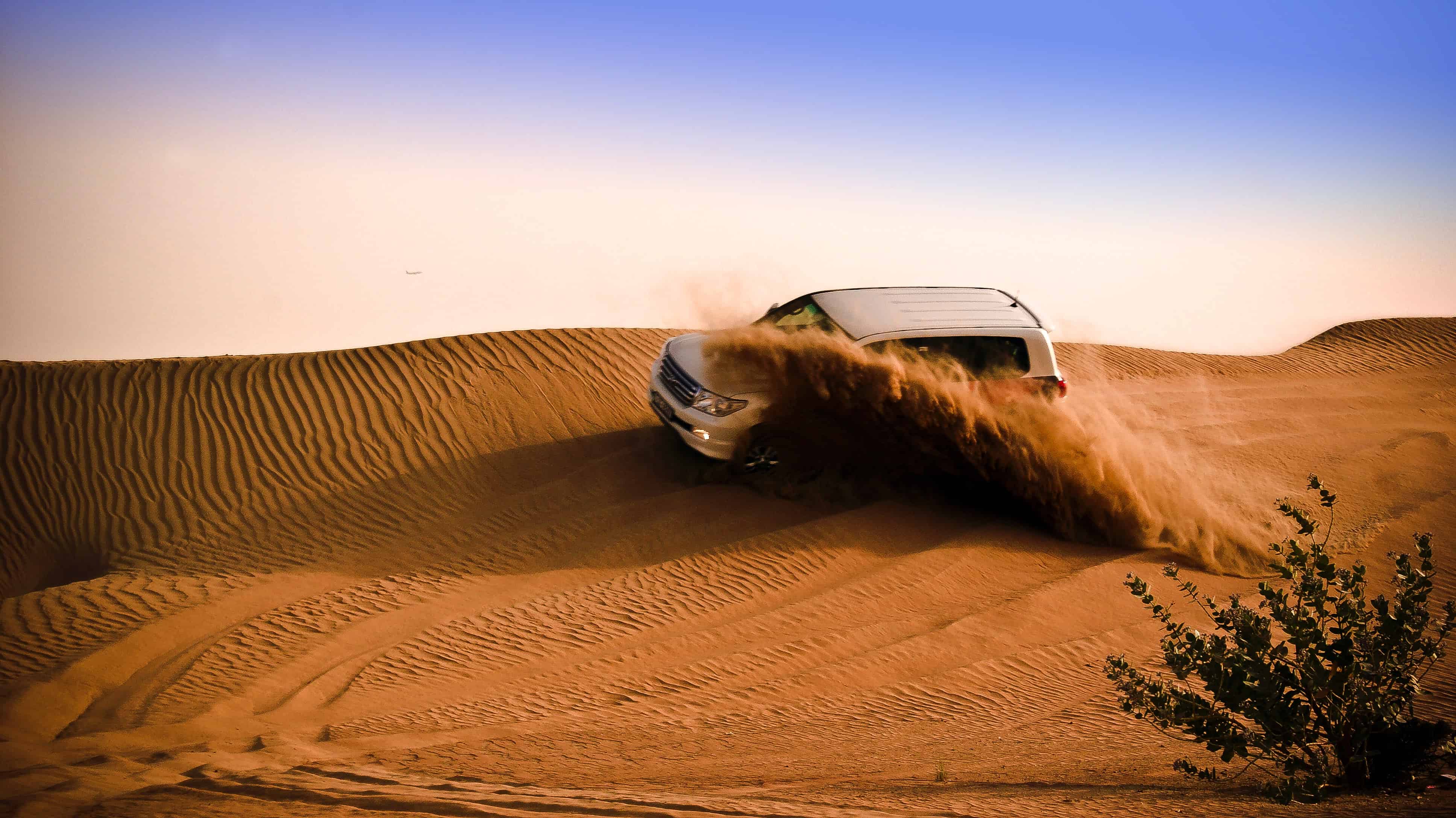 Desert safari. Джип сафари ОАЭ. Джип сафари Дубай. Дубай сафари на джипах пустыня. Пустынное сафари в Дубае.